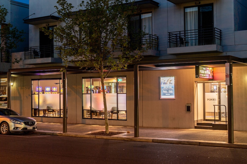 Mawson Lakes Hotel by null