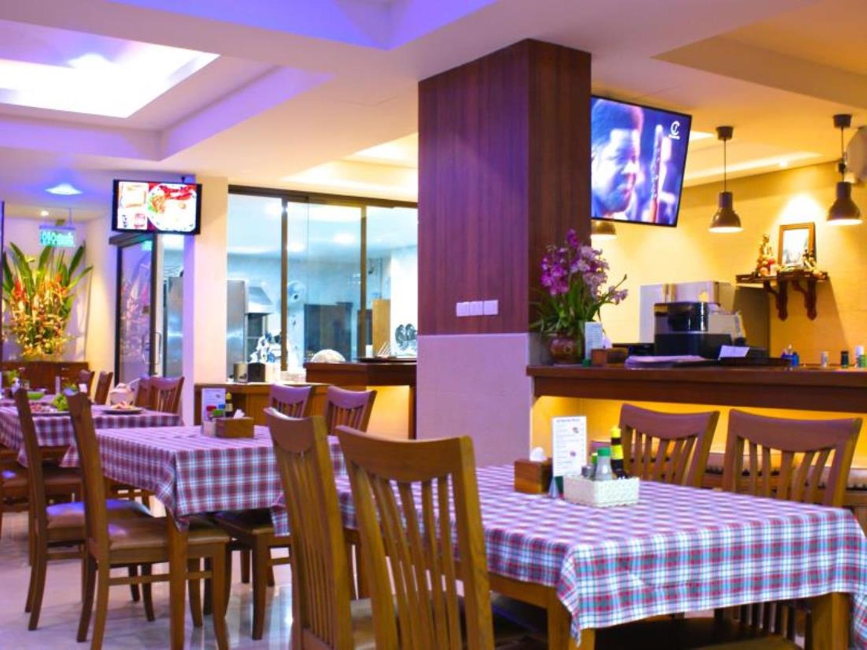 Desayuno inglés diario (THB 300 por persona)