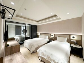 BoutiqueTriple Room | Premium bedding, pillow-top beds, in-room safe, individually decorated - Royal Rose Hotel Zhongshan (Taipei)