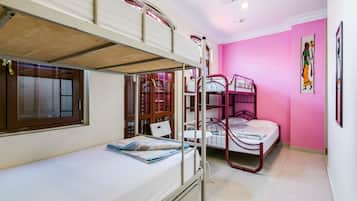 1 bedroom, iron/ironing board, free WiFi