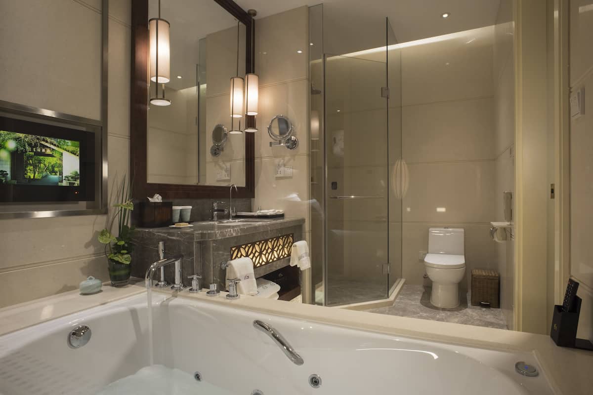 qingyi room in building no.7(king bed) | bathroom | combined shower/bathtub, hair dryer, dressing gowns, slippers