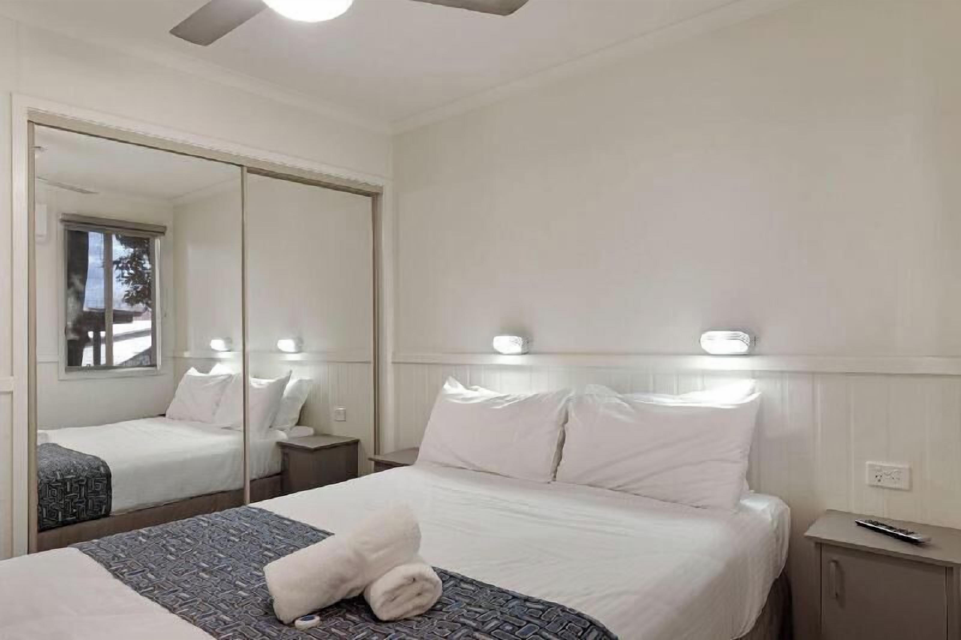 熨斗/熨衣板、免费 WiFi、床单