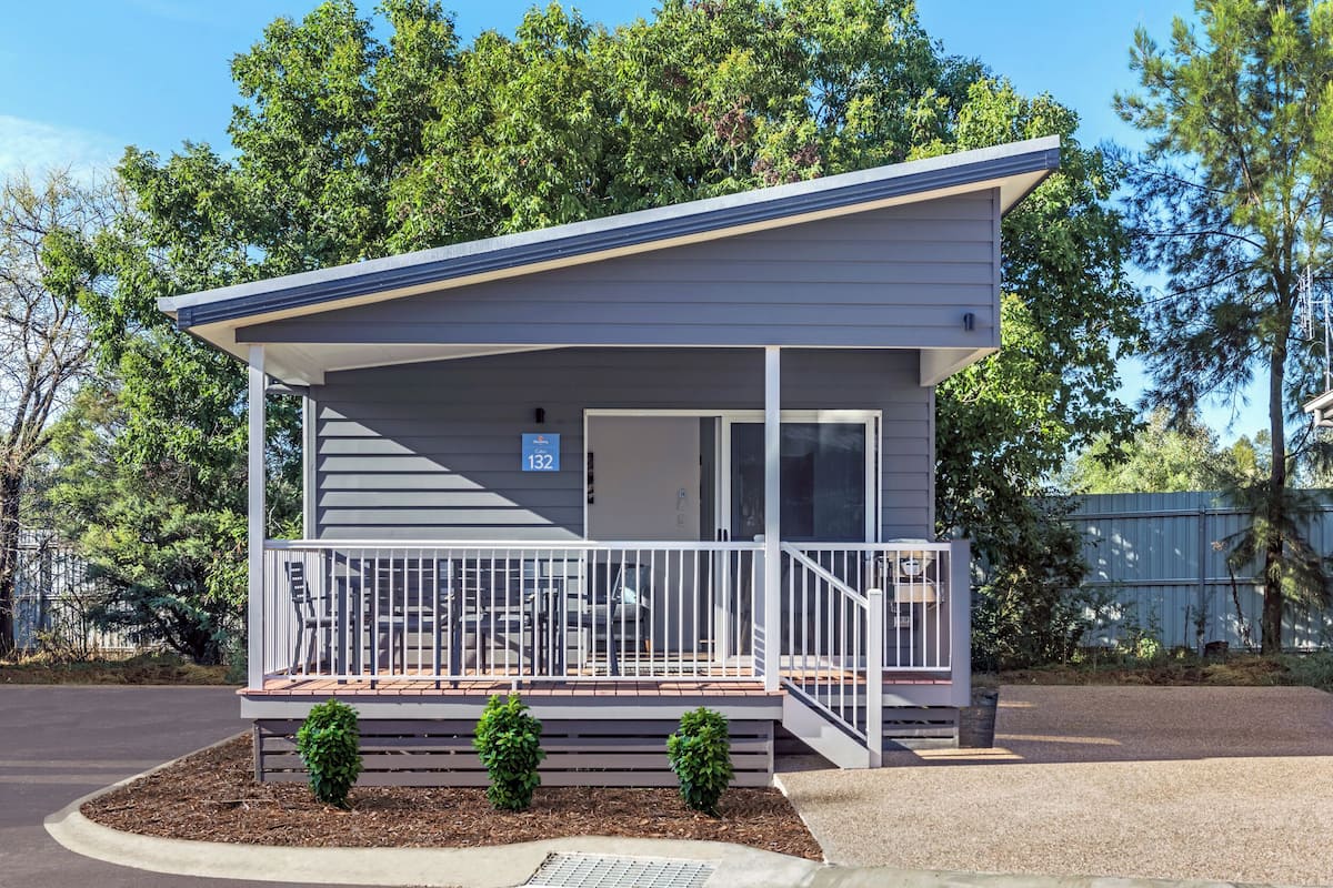Deluxe 2 Bedroom Cabin - Sleeps 6 | Terrace/patio