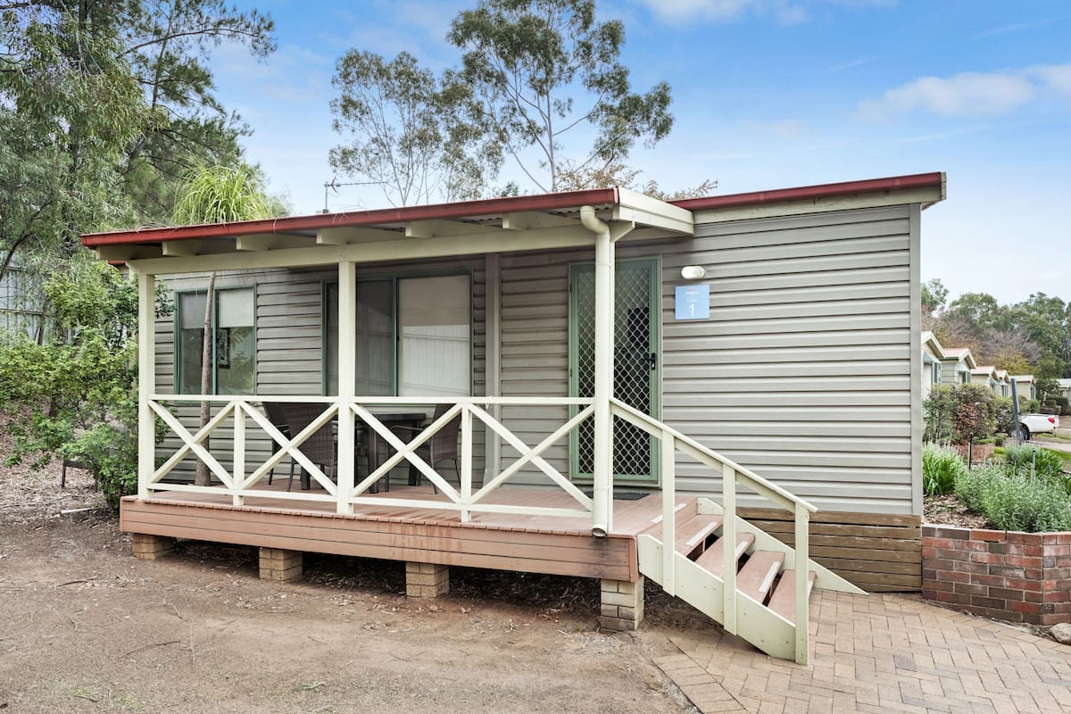 Standard 3 Bedroom Cabin | 3 bedrooms, iron/ironing board, free WiFi, bed sheets