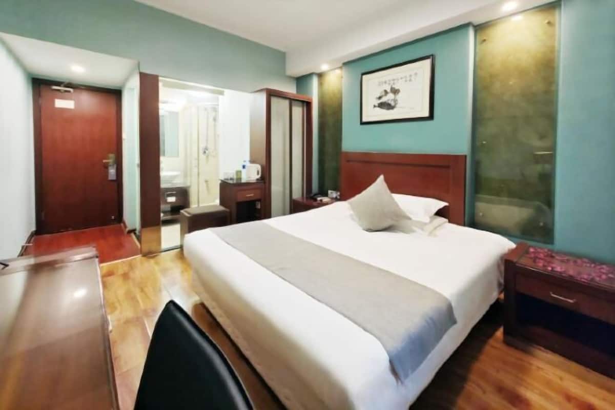 In-room safe, desk, laptop workspace, blackout curtains