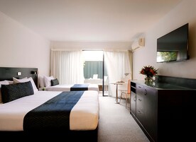 Premium bedding, desk, iron/ironing board, free WiFi