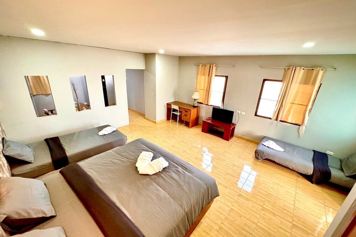 Suite Room | 1 bedroom, minibar, in-room safe, desk