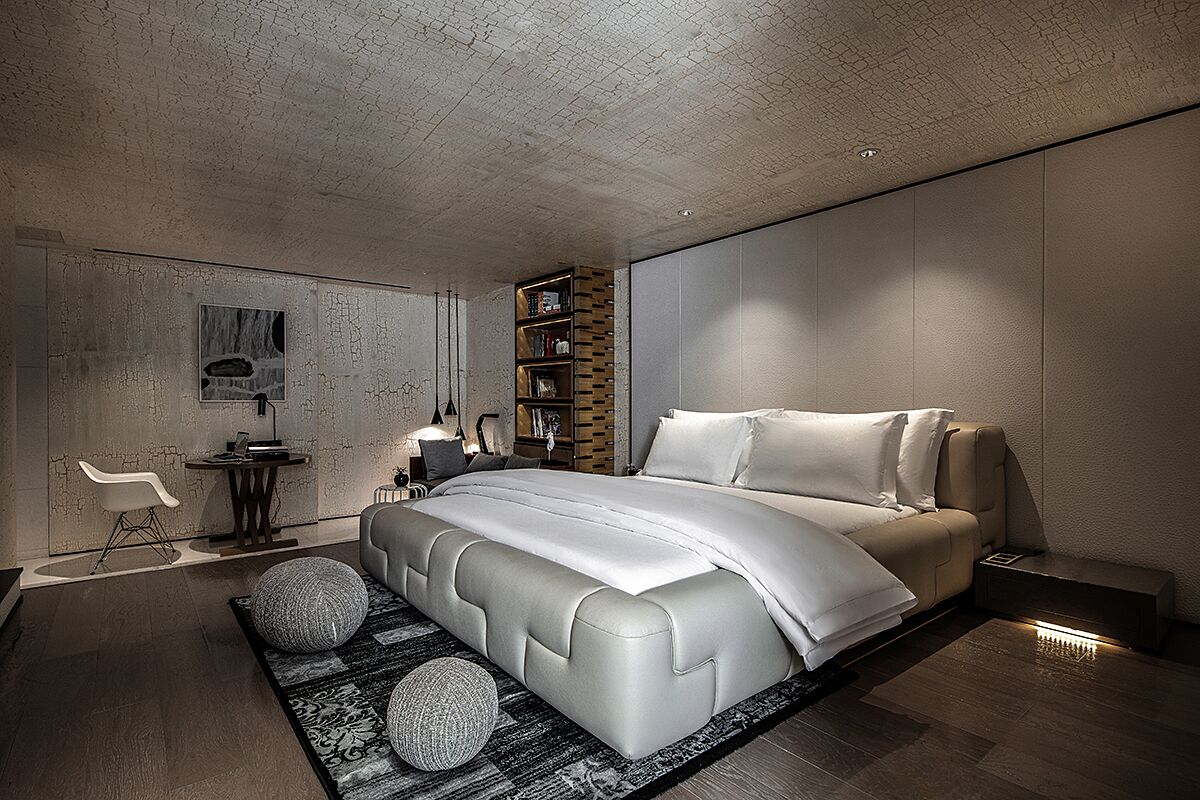 premier suite, 1 king bed | 1 bedroom, premium bedding, down duvets, minibar