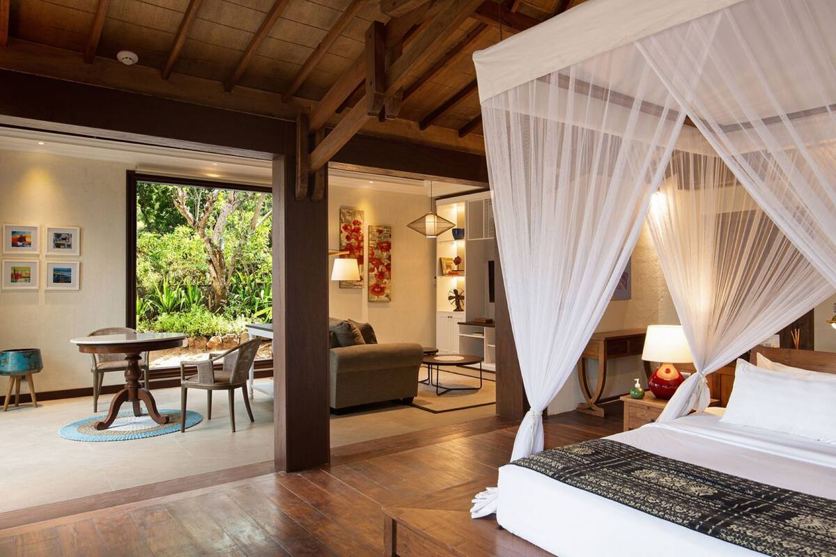 Literie de qualité, minibar, coffre-fort, bureau