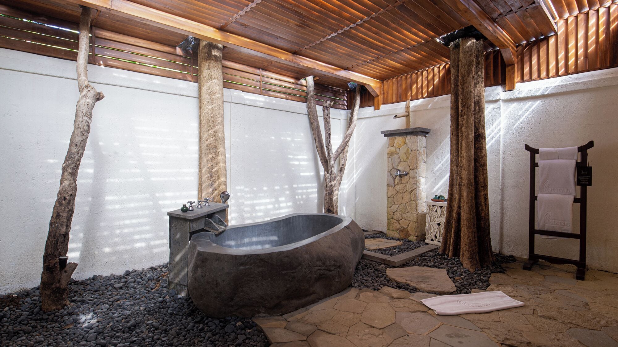 ecotourism sanctuary residence | bathroom | separate bathtub and shower, eco-friendly toiletries, hair dryer