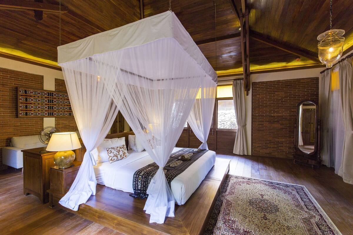 Literie de qualité, minibar, coffre-fort, bureau