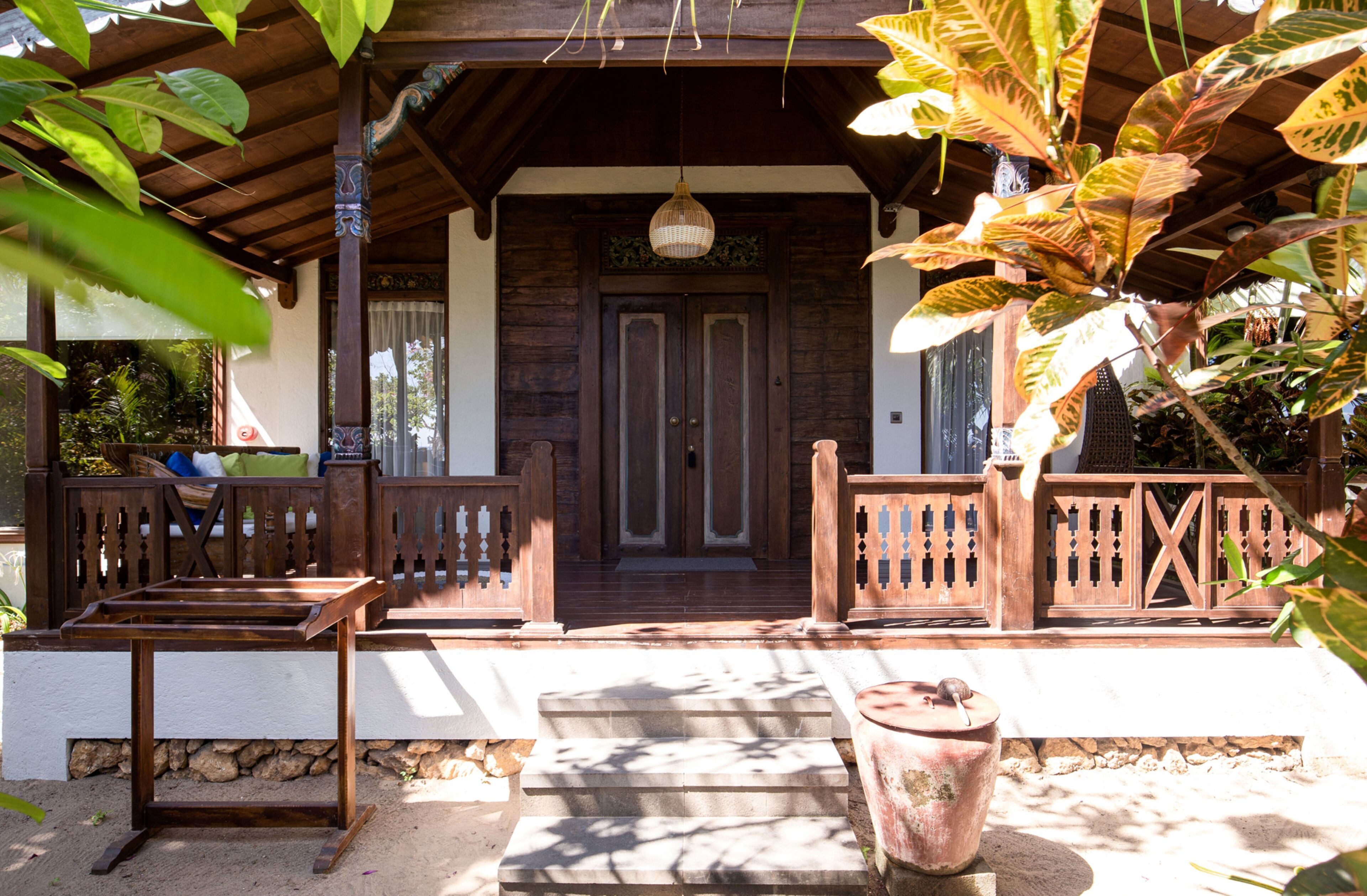 exclusive modern residence | balcony