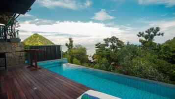 Villa romántica, piscina privada (Hanging Pool Residence) | Piscina | Una piscina al aire libre