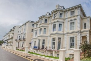 Front of property - The Carlton Hotel (Folkestone)