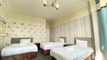 Family Room | Soundproofing, free WiFi, bed sheets