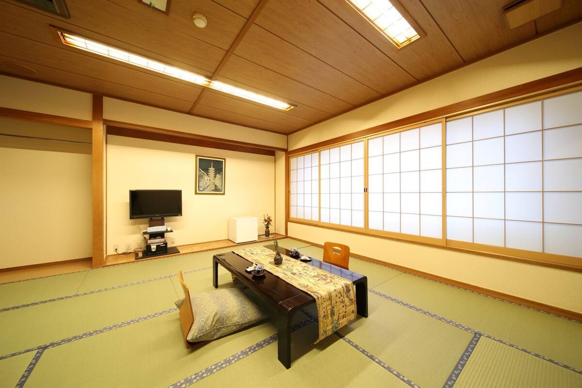 客房內保險箱、免費無線上網、床單