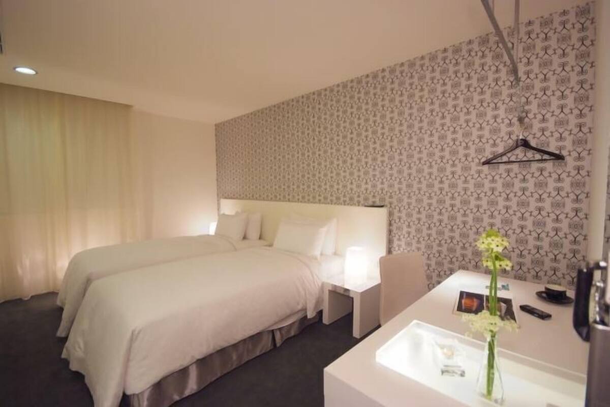 Premium bedding, down duvets, pillow-top beds, minibar