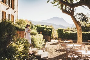 Terrace/patio - Les Lodges Sainte-Victoire Hotel & Spa (Le Tholonet)