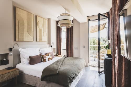 Classic Double Room, free spa access | Premium bedding, minibar, in-room safe, individually decorated
