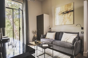 Flat-screen TV, pay films, offices