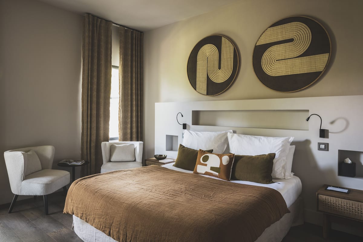Deluxe Triple Room, free spa access | 1 bedroom, premium bedding, minibar, in-room safe