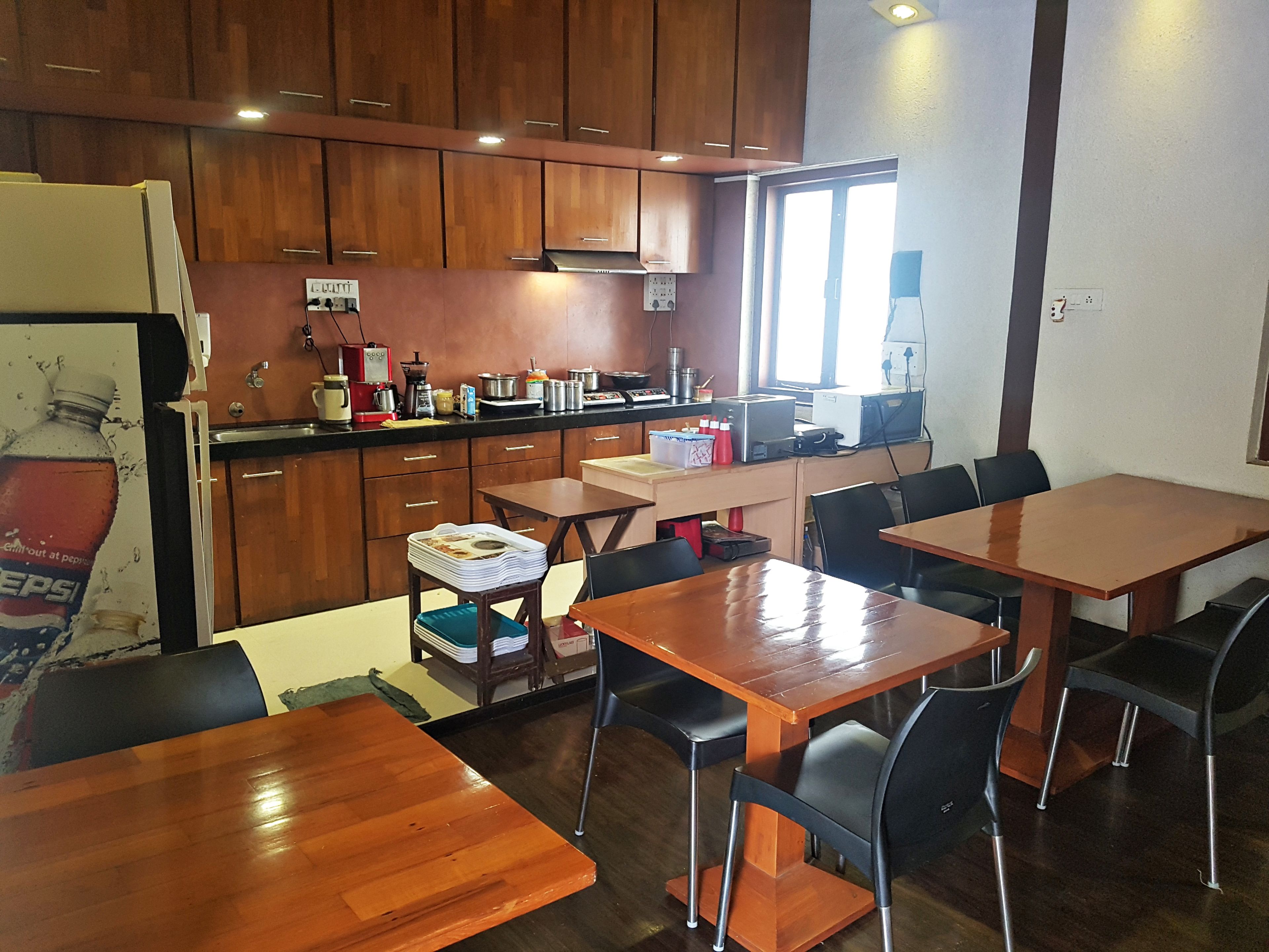 Desayuno a la carta diario (INR 200 por persona)