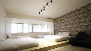 Unclassified image, 5 of 46, button - Hotel Cheers (Taipei)