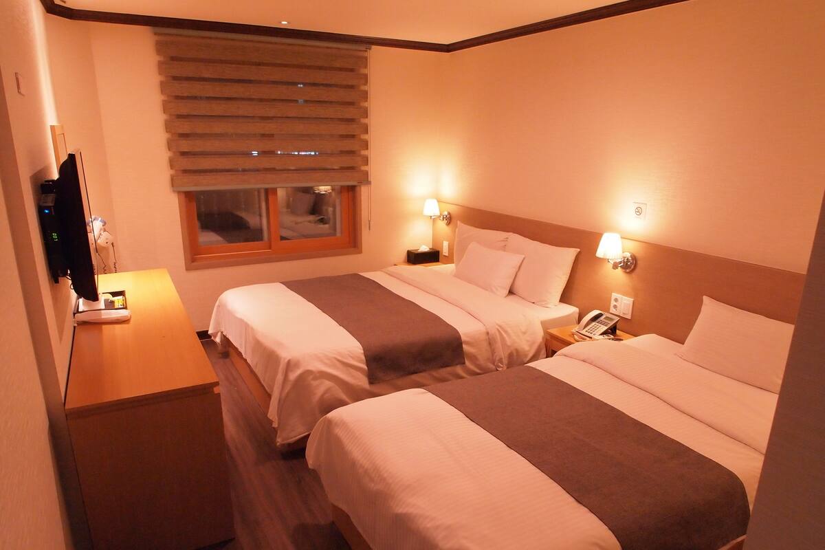 Soundproofing, free WiFi