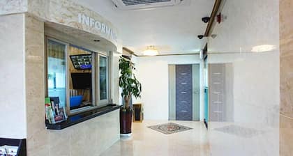 Hotel Maple