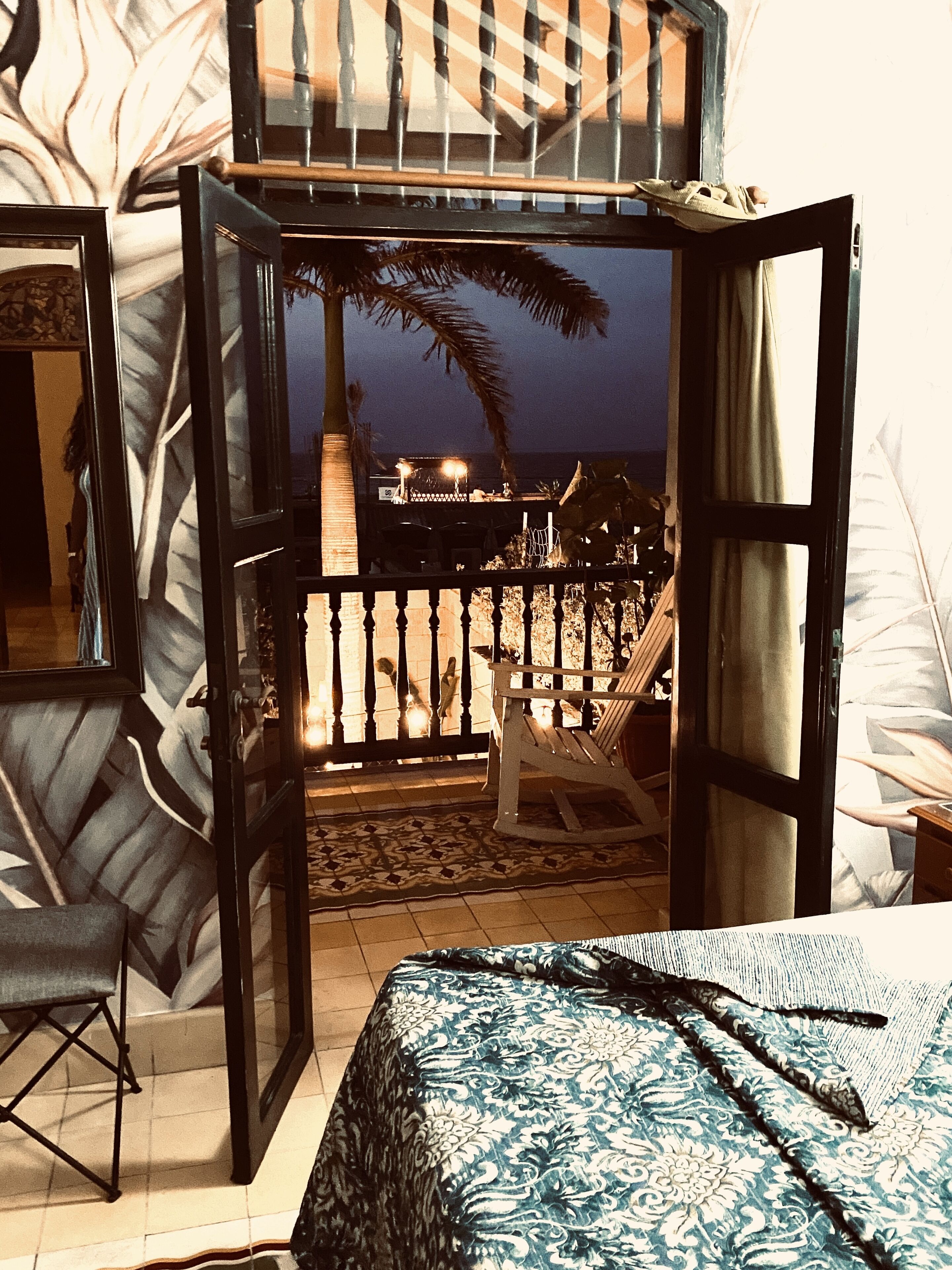 junior suite | minibar, in-room safe, individually decorated, individually furnished