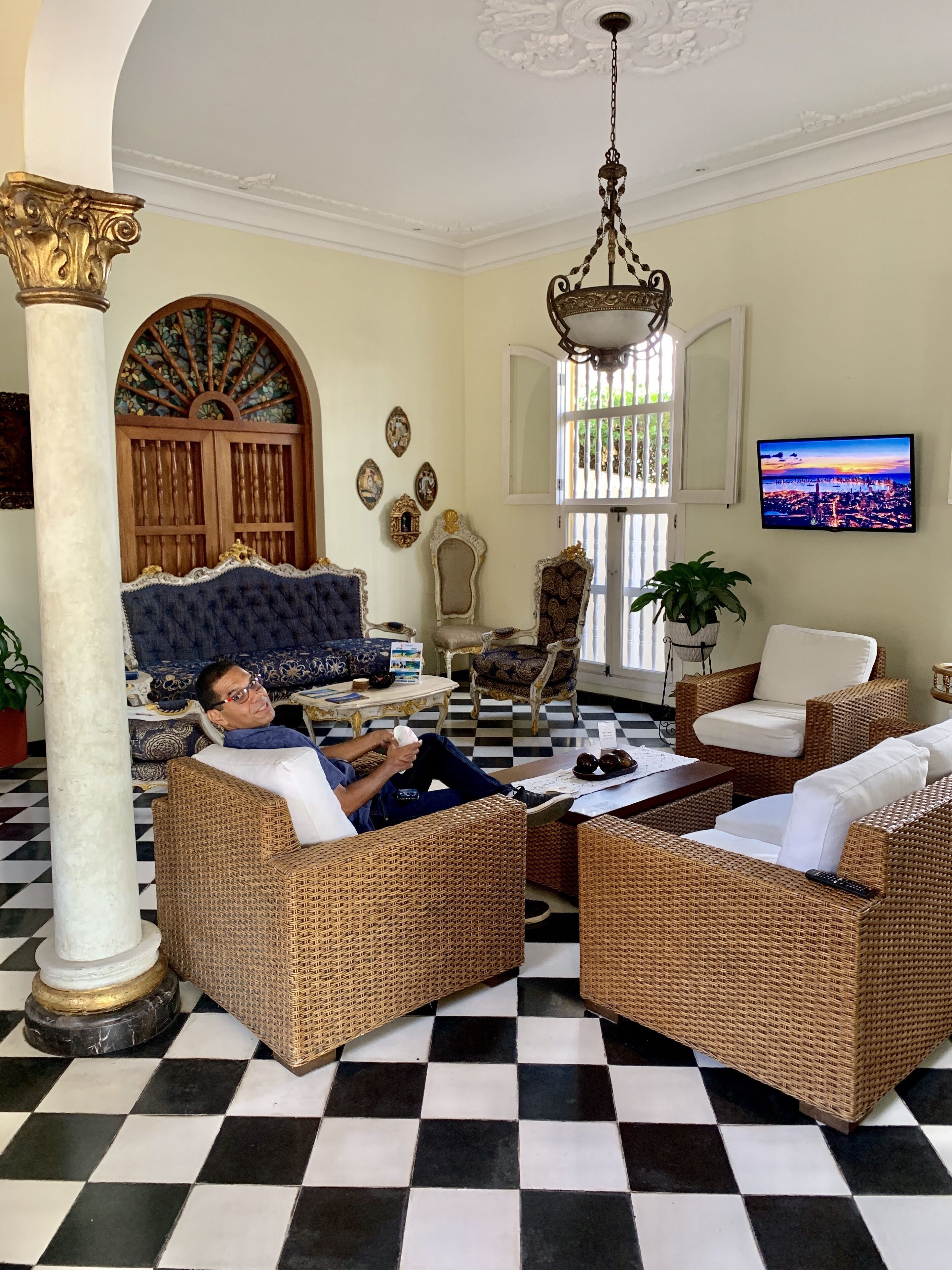 42-inch led tv with cable channels, tv, heated floors