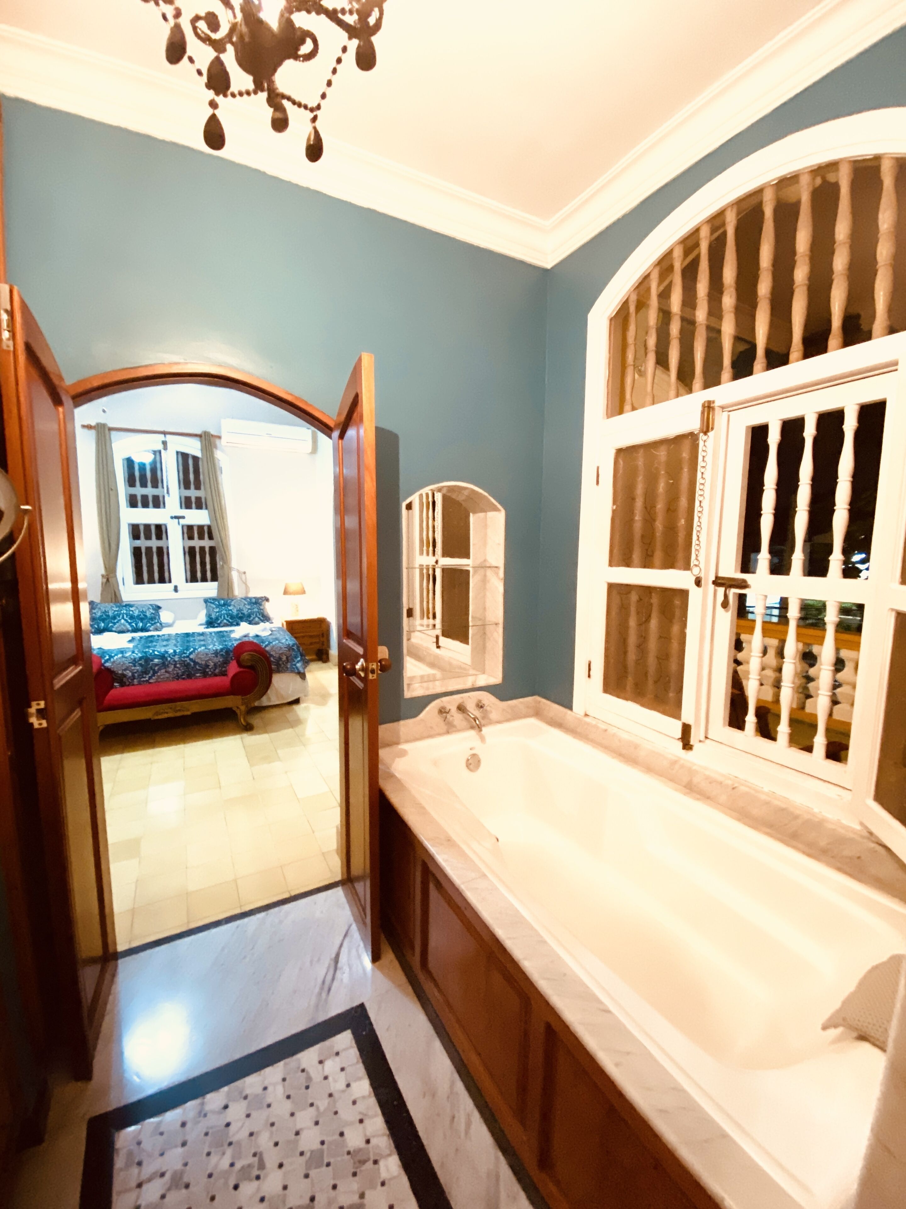 suite, balcony | bathroom | free toiletries, hair dryer, towels