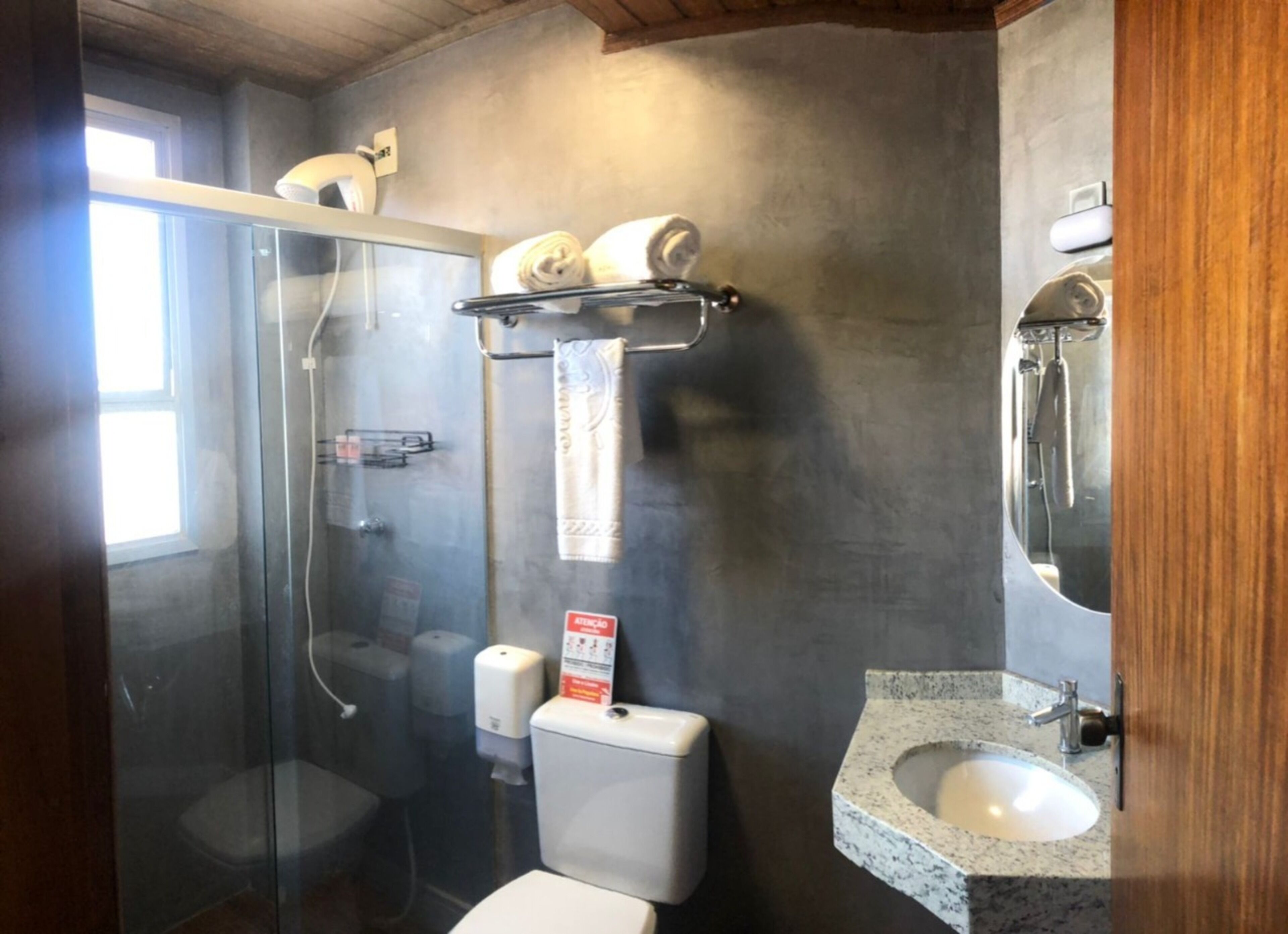 apartment, 2 bedrooms | bathroom | shower, free toiletries, hair dryer, towels