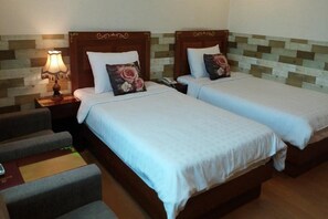 Blackout curtains, soundproofing, iron/ironing board, free WiFi