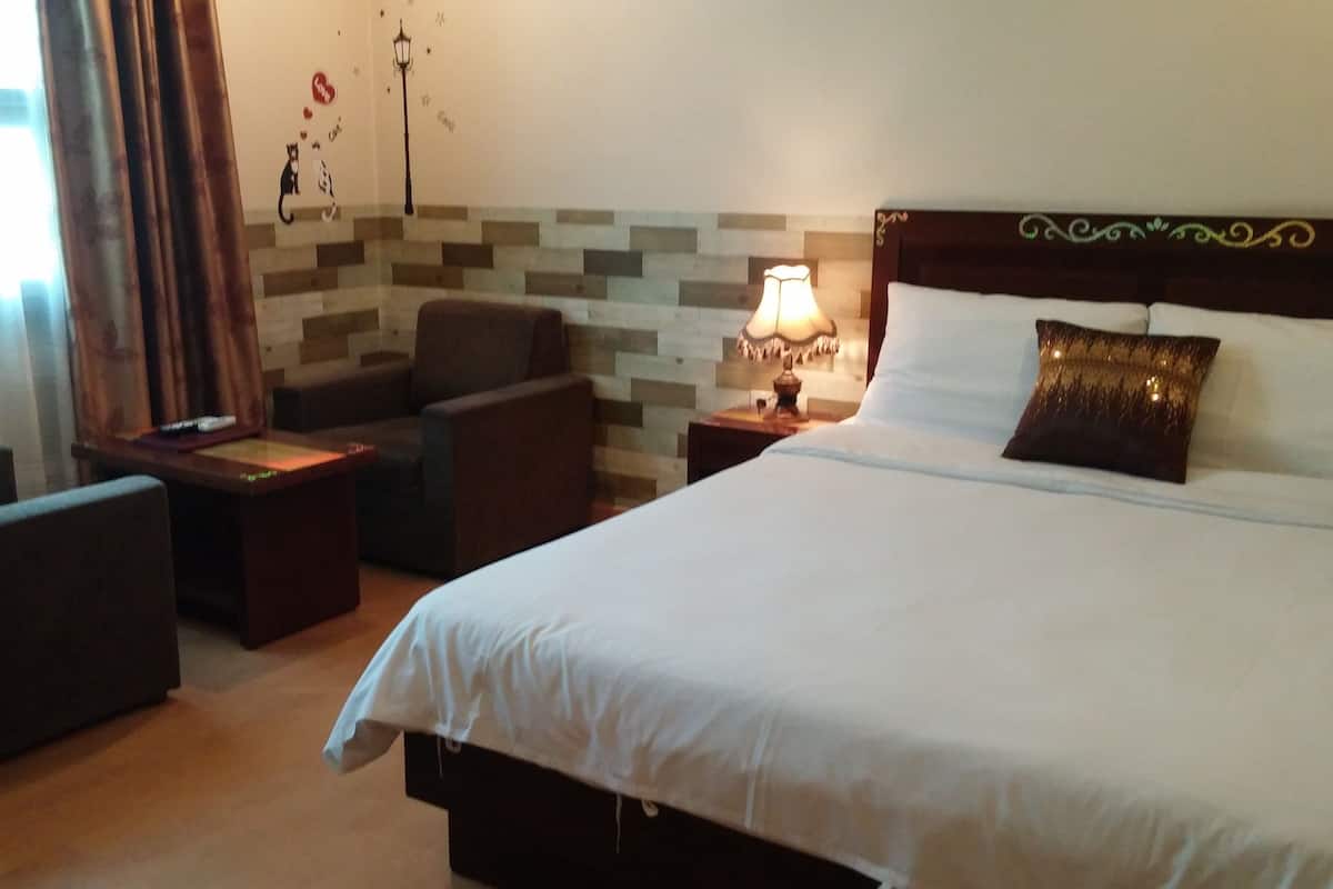 Blackout curtains, soundproofing, iron/ironing board, free WiFi