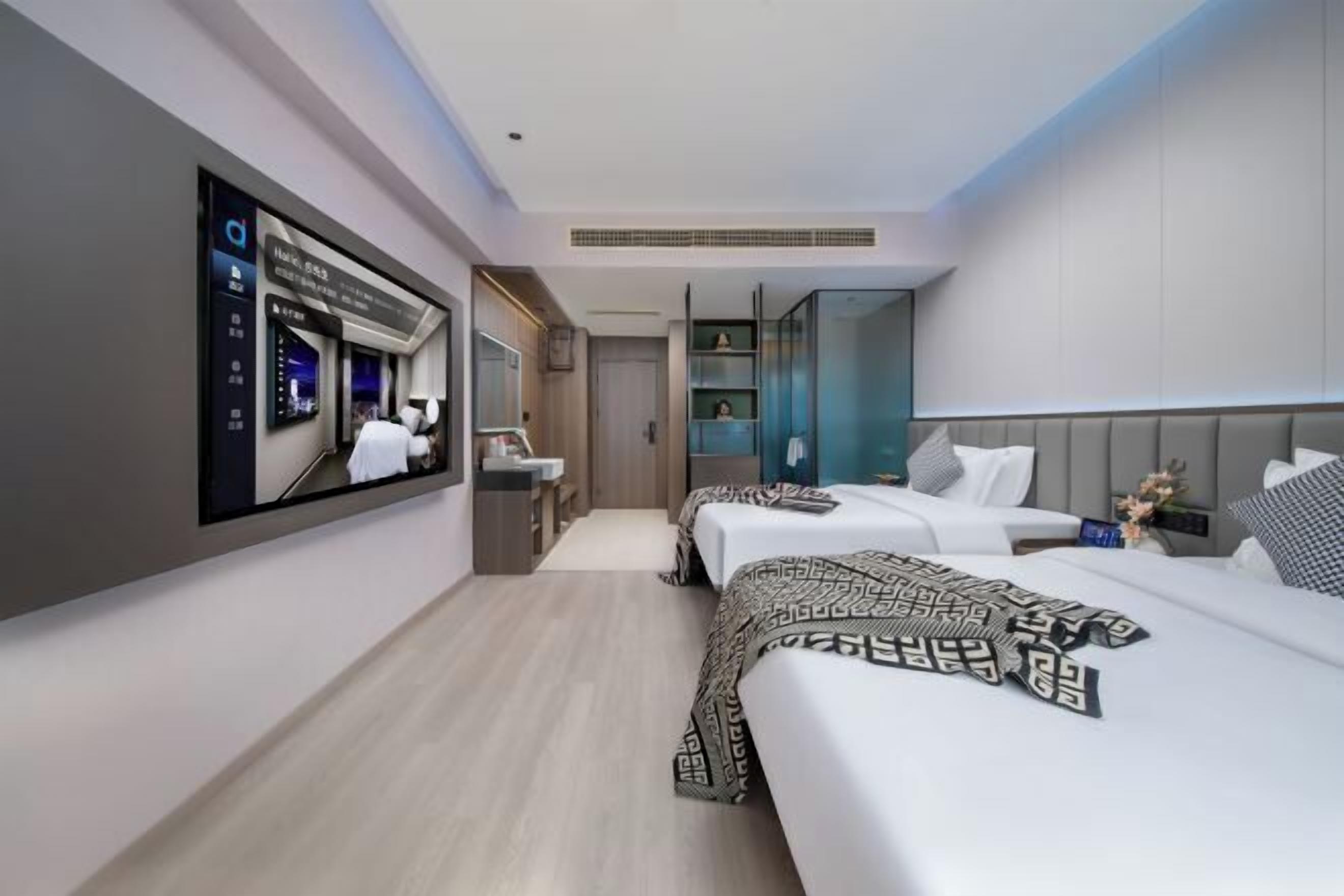 Minibar, in-room safe, alarm clocks