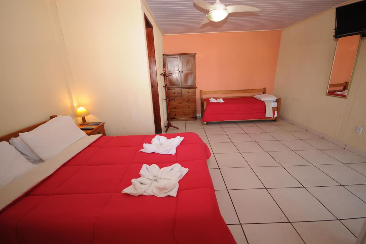Vierbettzimmer | Minibar, kostenloses WLAN, Bettwäsche