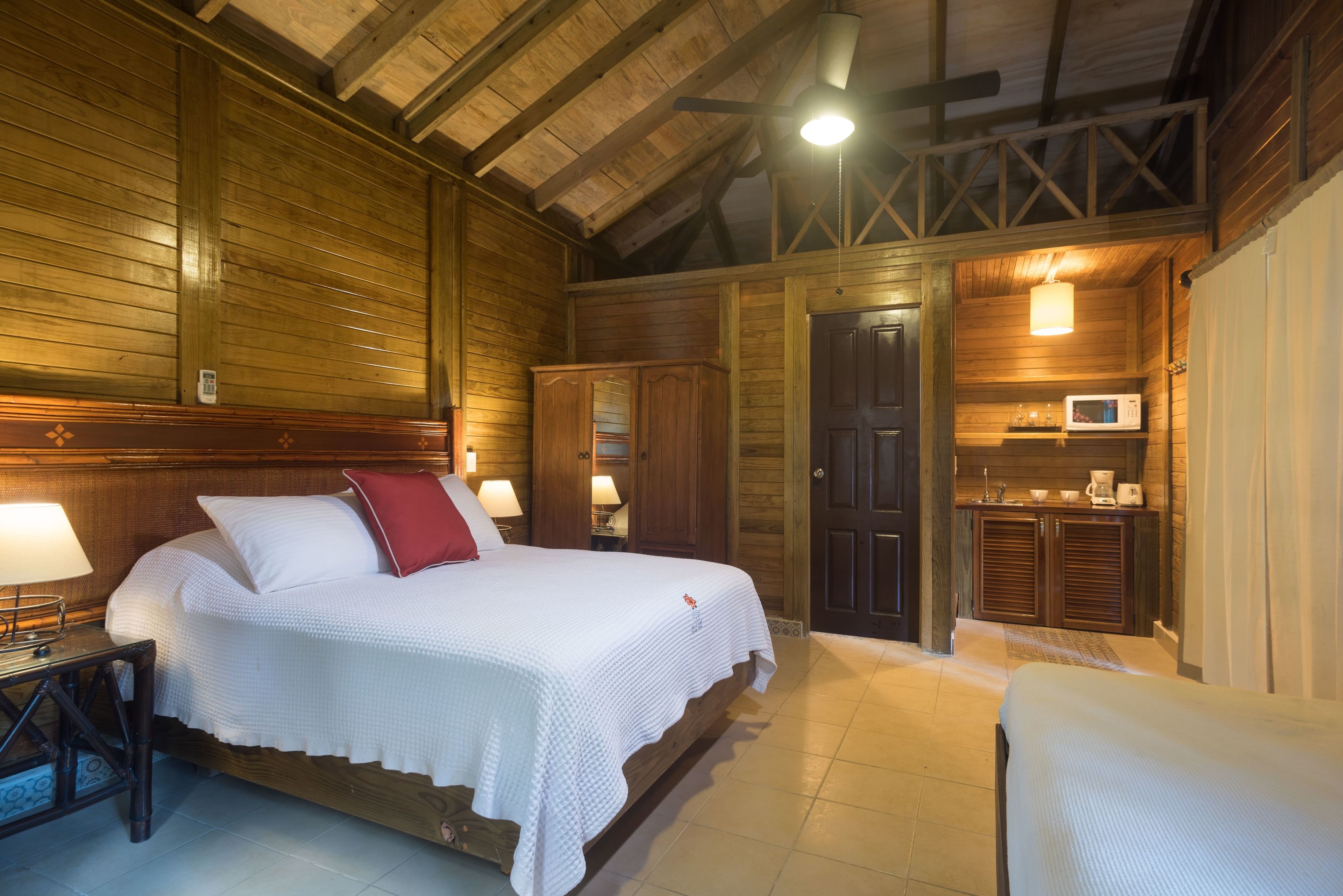 deluxe cabin | 1 bedroom, egyptian cotton sheets, premium bedding, down duvets