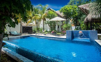 2 outdoor pools, open 9:00 AM to 10:00 PM, free pool cabanas