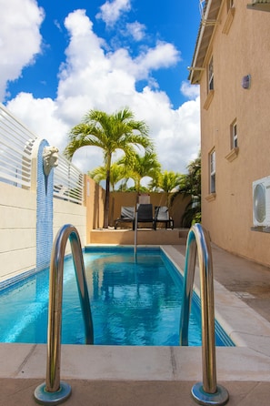 Outdoor pool - Best E Villas Providence (Providence)