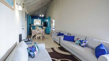 Apartment, 2 Bedrooms | 2 bedrooms, Egyptian cotton sheets, premium bedding, Tempur-Pedic beds