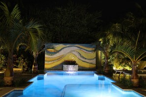 Outdoor pool, sun loungers