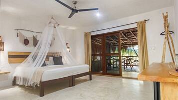 Minibar, in-room safe, bed sheets