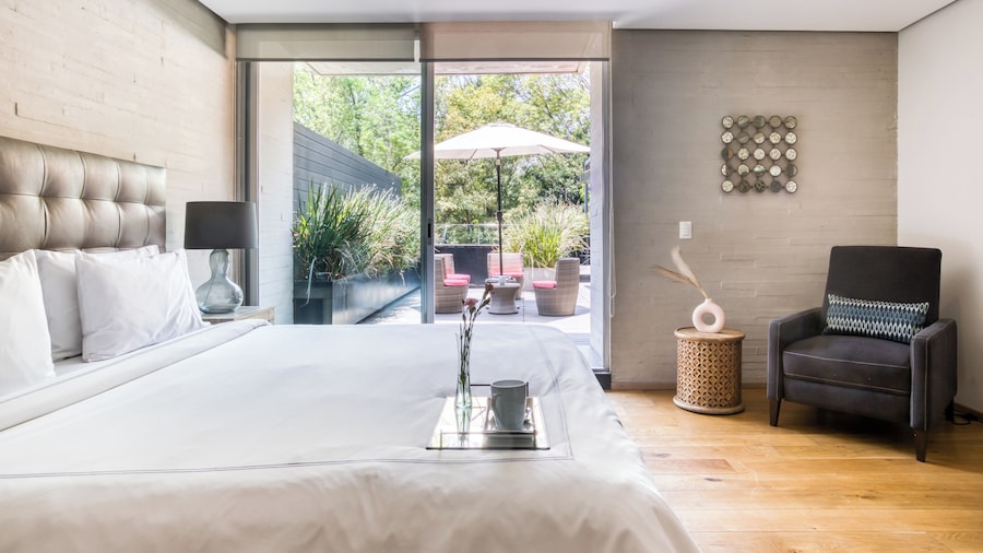 AR 218 Hotel by ULIV