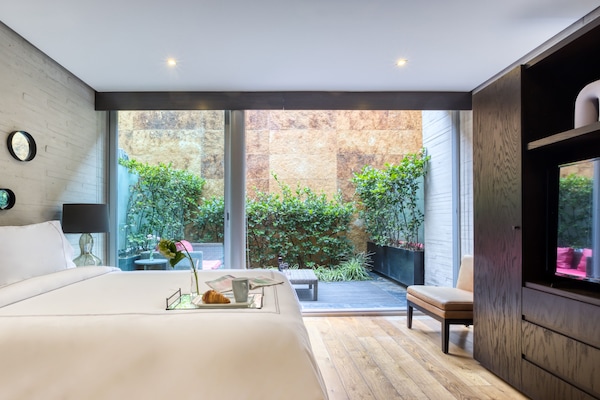 Suite, Terrace | Premium bedding, down comforters, pillowtop beds, in-room safe