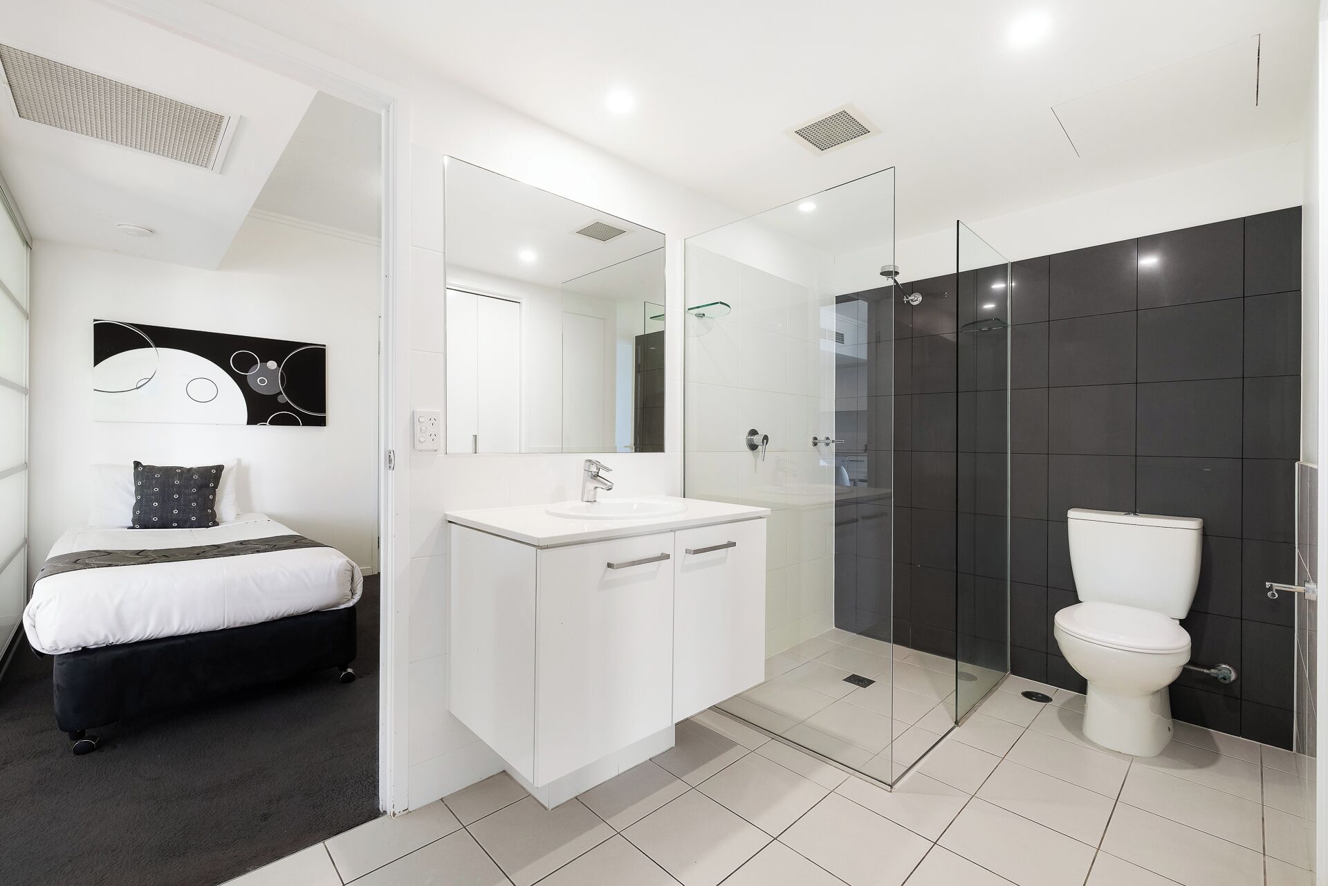 2 Bedroom 1 Bathroom Apartment | Bathroom