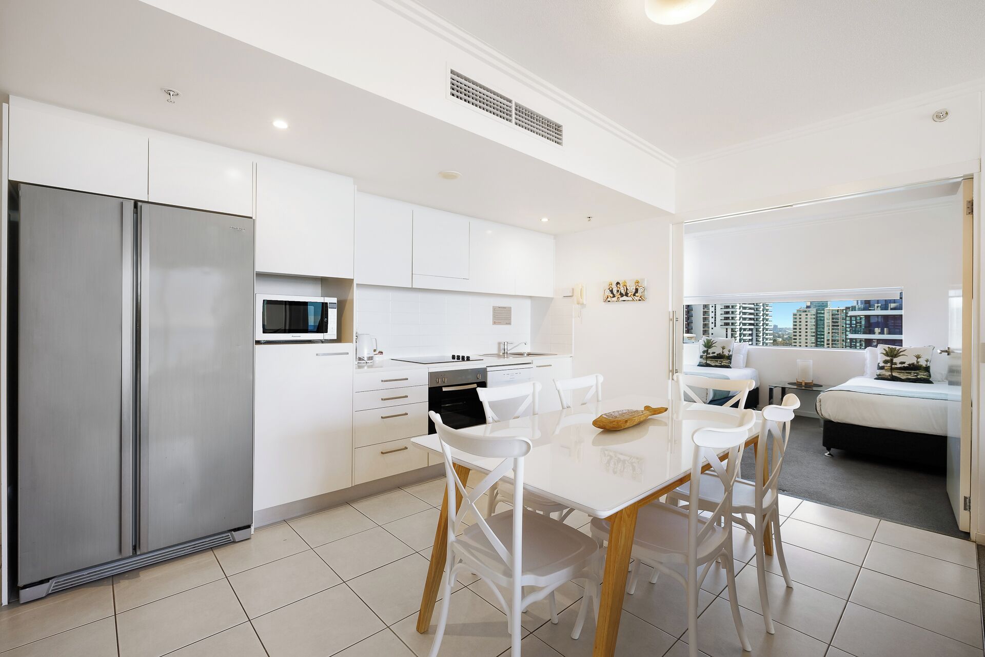 Departamento, 2 habitaciones, 2 baños, vista al océano | Cocina privada | Refrigerador con congelador, microondas y parrilla de estufa 