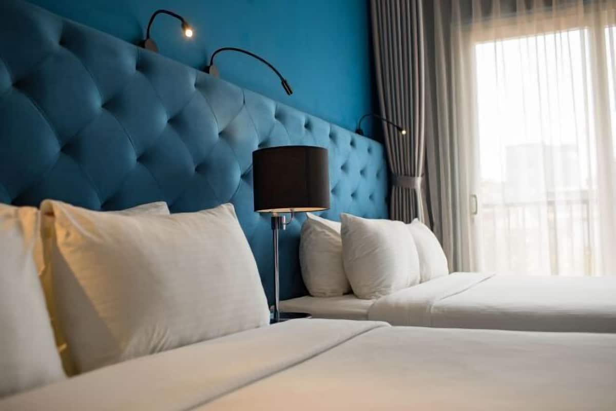 1 bedroom, down duvets, minibar, in-room safe