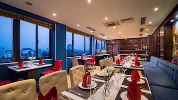 Se sirven desayunos y cocina vietnamita