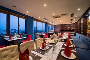 Se sirven desayunos y cocina vietnamita